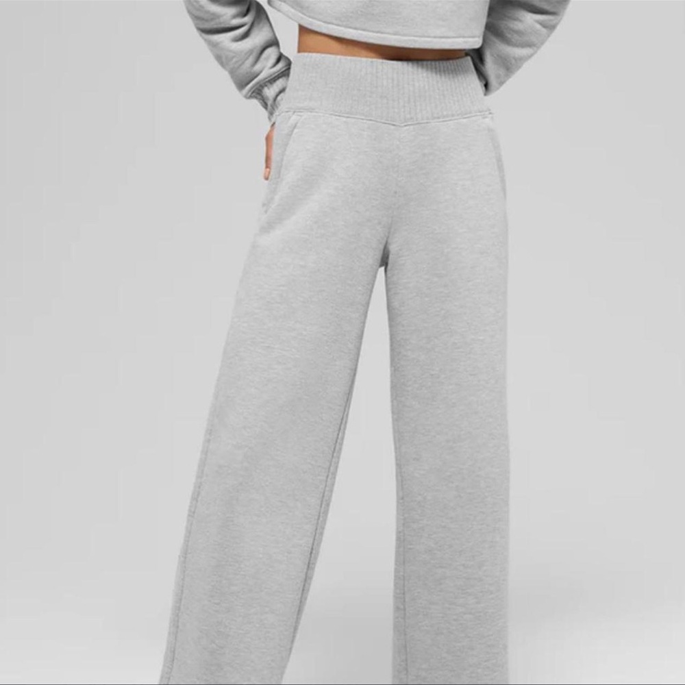ALO YOGA Serenity Gray Wide-Leg Sweatpants